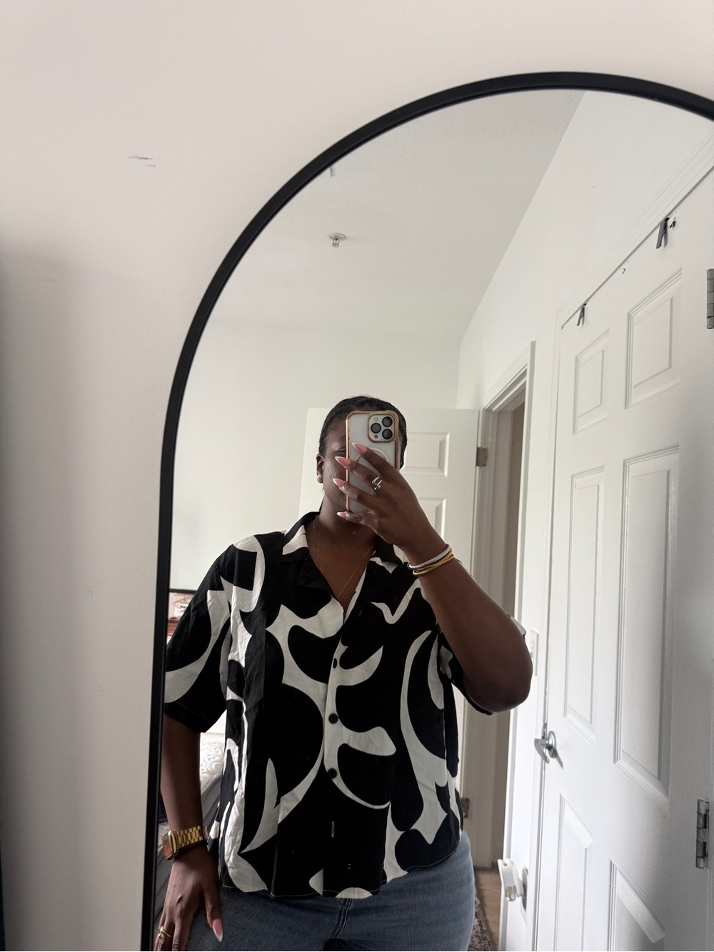 Abstract Top Black & White